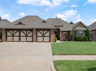 505 SW 28th St, Moore, OK 73160
