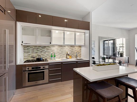 4th image of 75 Wall St APT 22N