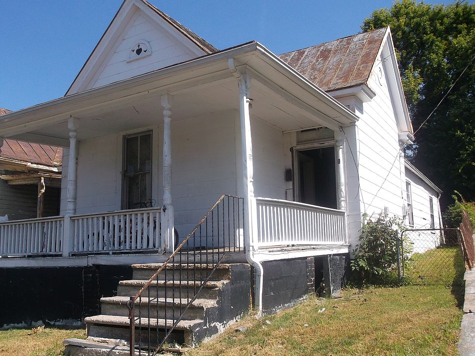 1st image of 132 W Thomas St
