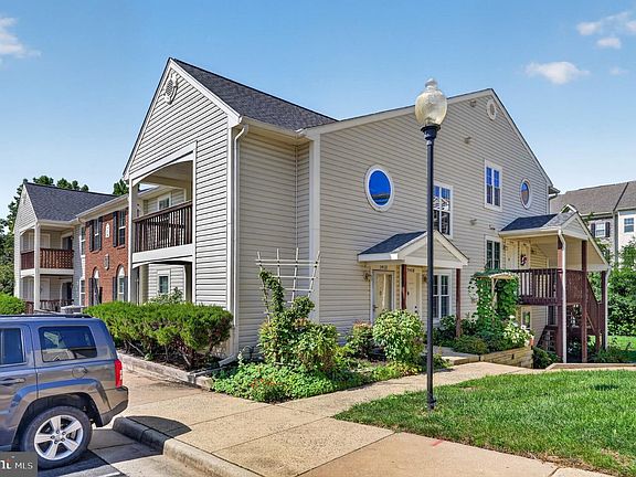 5th image of 9410 Scarlet Oak Dr