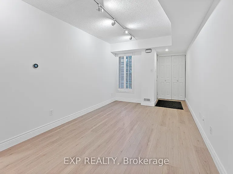 12 B Portland St #Townhouse B — Photo 6