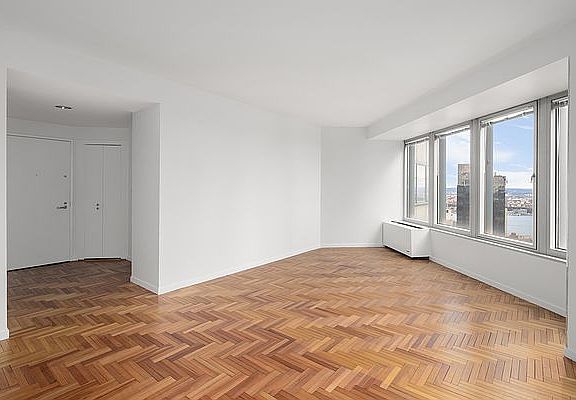 3rd image of 150 W 56th St APT 6103