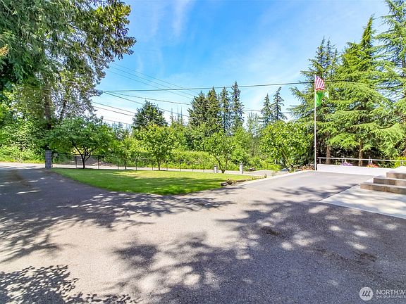 5th image of 98 31st Avenue