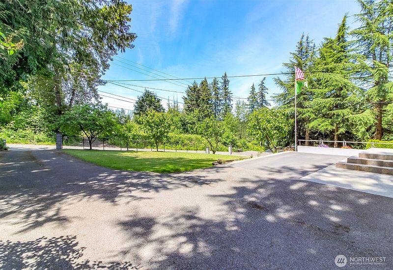 5th image of 98 31st Avenue