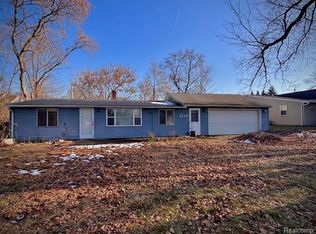 2148 Hoeft Dr, Commerce Township, MI 48390