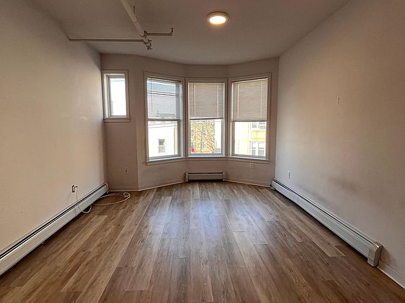 3rd image of 444 Bergen Ave APT 3L
