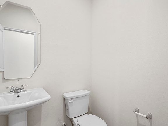 3rd image of 2831 Gose Ln