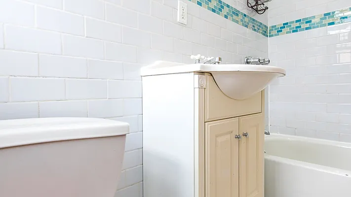 Rented by Nooklyn NYC LLC | media 30