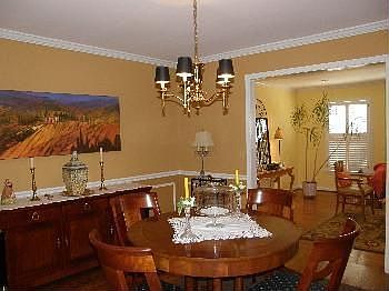 3rd image of 16 S Pershing Dr
