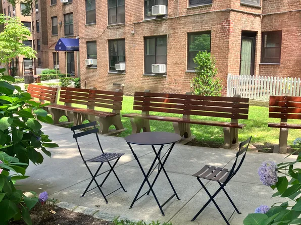 209 Clinton Avenue image 12 of 16