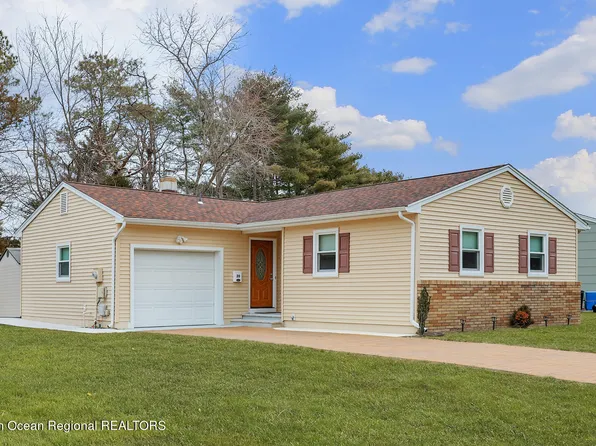 20 Norwich Drive, Toms River, NJ 08757