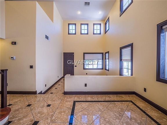4th image of 1101 Jewel Springs Ln