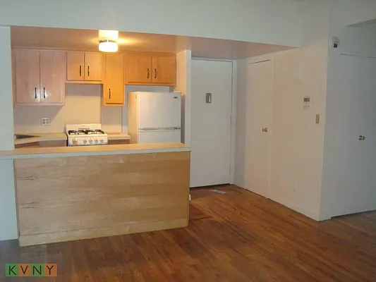 Rented by KVNY Soho | media 15