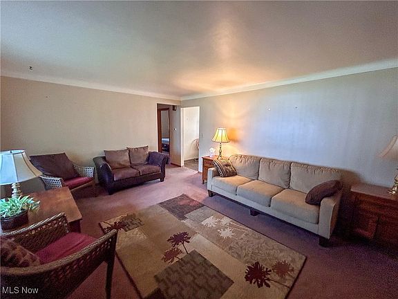 2nd image of 3850 S Schenley Ave