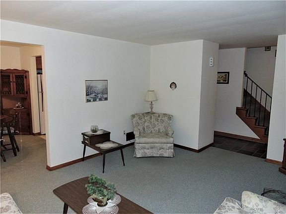 5th image of 49 Bellevue Ave