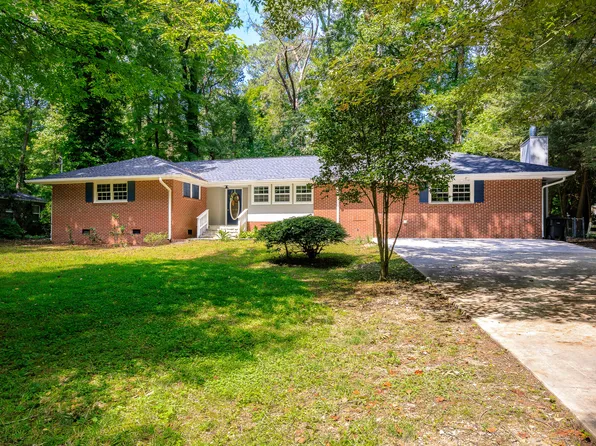 403 Oakland Dr, La Fayette, GA 30728