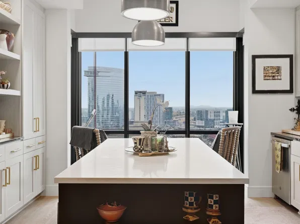 930 Commerce St APT 1710, Nashville, TN 37203