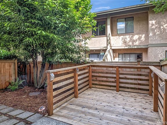2nd image of 10023 NE 138th Pl APT C4