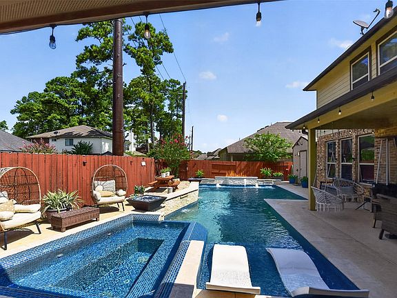 4th image of 802 S Chamfer Way