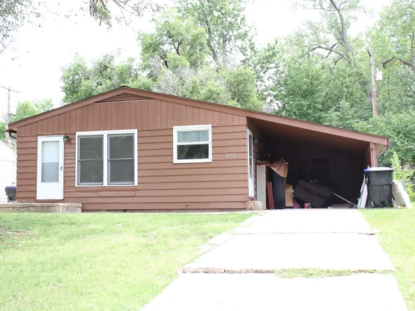 3132 SE Irvingham St, Topeka, KS 66605