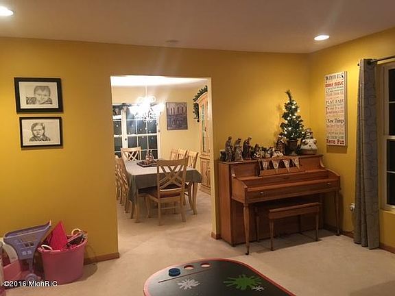 3rd image of 2030 Pleasant Oak Dr