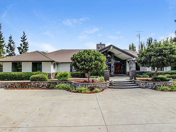 3rd image of 30000 S Garden Ave