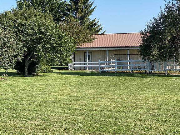 3rd image of 18519 Hoffman Rd