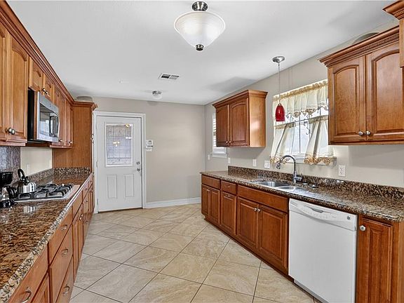 3rd image of 8400 Aberdeen Rd