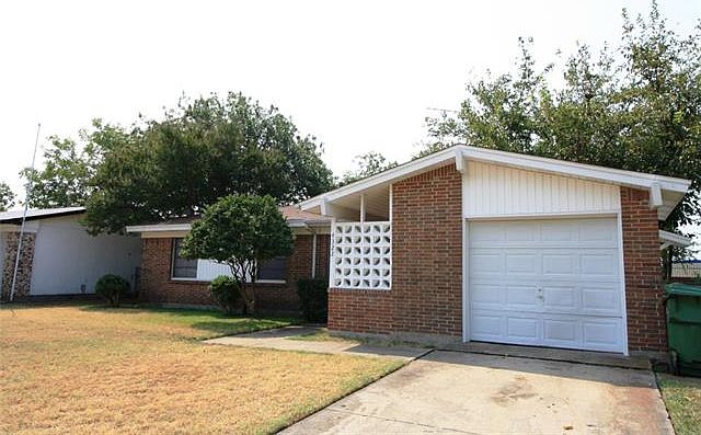 1st image of 4322 Longleaf Dr