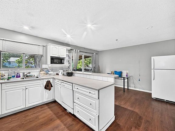 5th image of 4940 E Rundlewood Rd NE