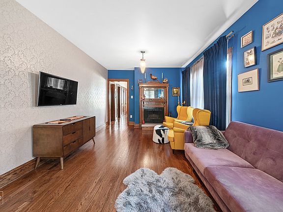 4th image of 1809 Cuyler Ave