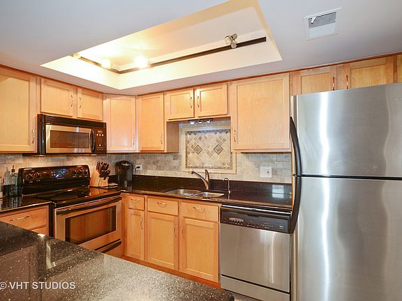 5th image of 1201 W Diversey Pkwy APT 3C