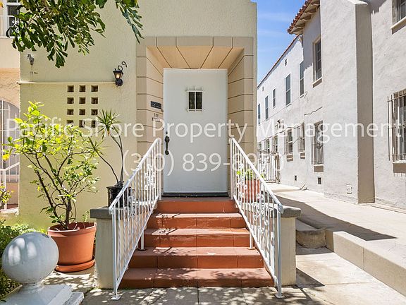 4th image of 107 N Mansfield Ave #109