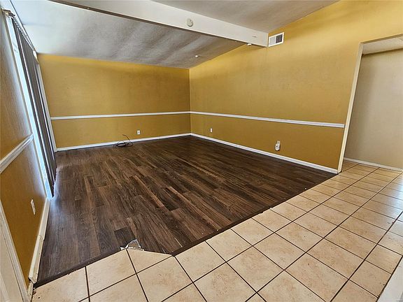 4th image of 8342 Latty Ave