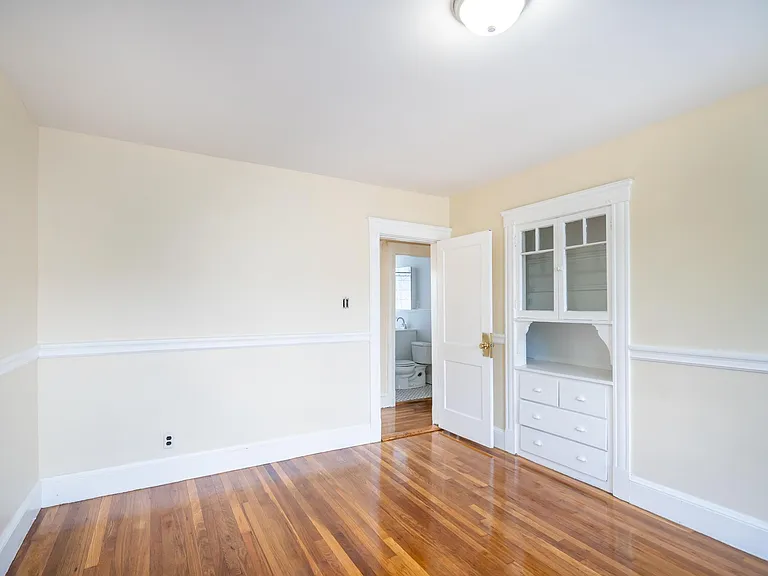 39 Perry St #3 — Photo 6