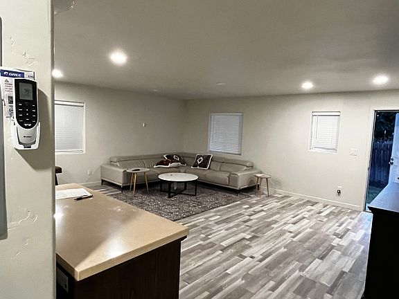 4th image of 4950 Palin St
