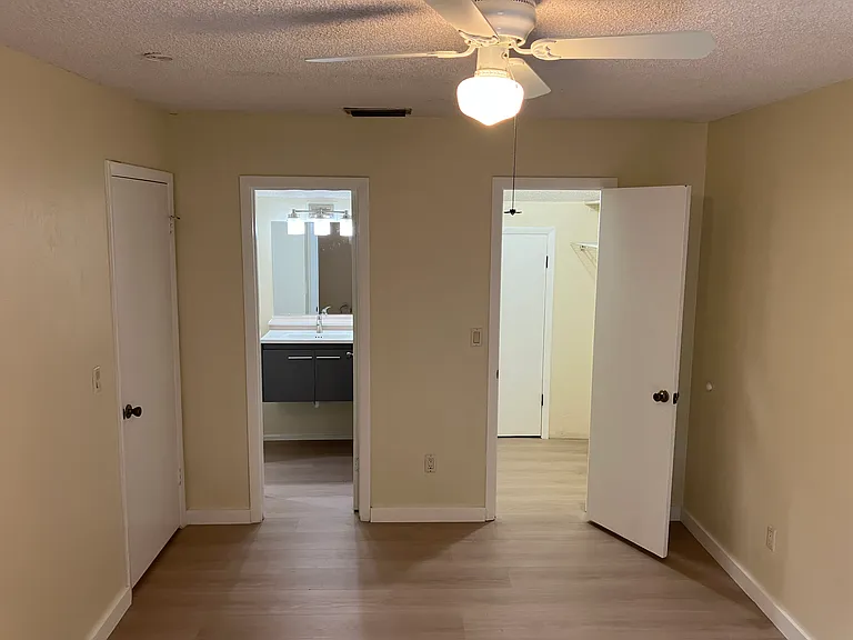 232 N Ridgewood Ave E #21 — Photo 7