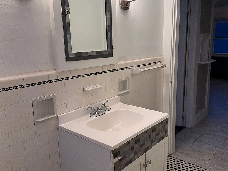 618 Reservoir Ave #3 — Photo 15
