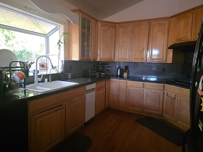 13526 Myren Dr — Photo 12