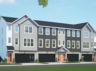 17 Arcadia Dr, Elizabethtown, PA 17022