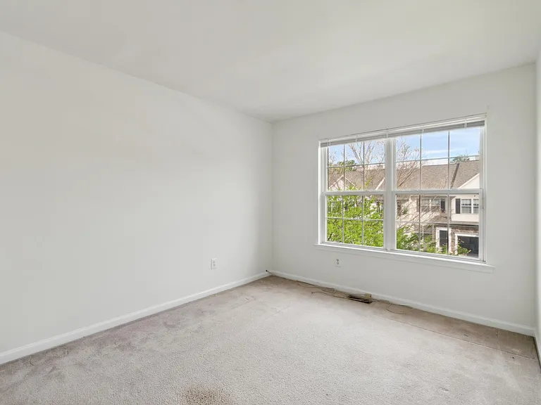 232 Tall Pines Dr — Photo 4