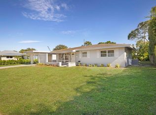 198 SW 7th Ter, Boca Raton, FL 33486