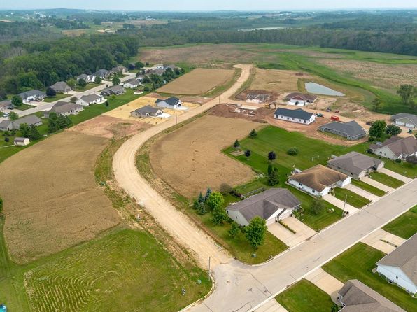 479 Rustic Ridge Dr #22, Brillion, WI 54110