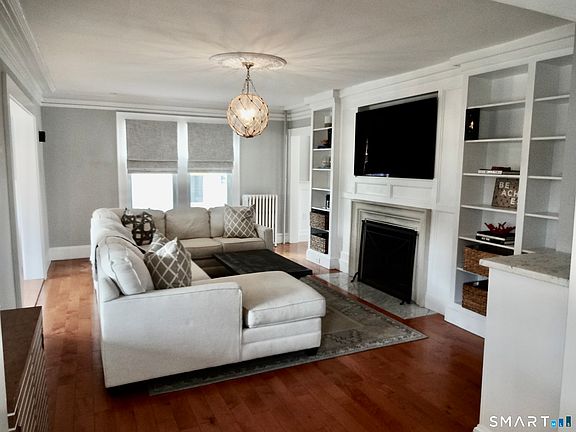 5th image of 84 Sherman Ct