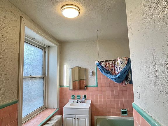 5th image of 940 N 63rd St Floor 2