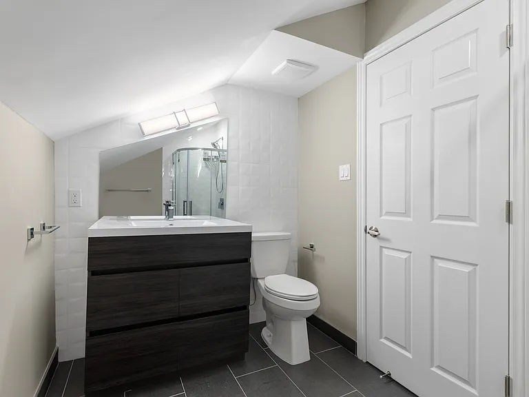 447 Green Ave — Photo 30