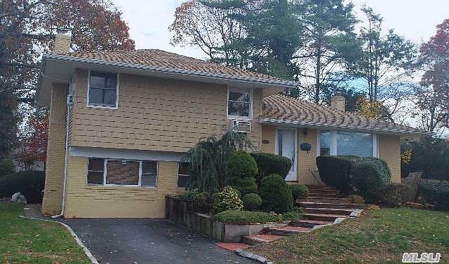 1st image of 6 Mellow Ln