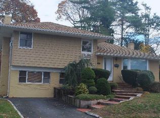 6 Mellow Ln, Jericho, NY 11753