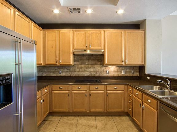 GREAT U SHAPED KITCHEN