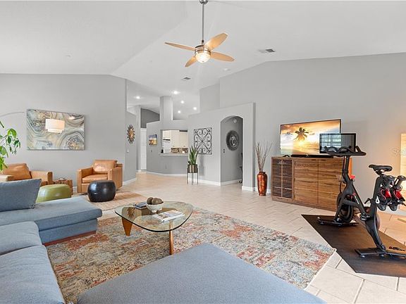 4th image of 9974 Stockbridge Dr